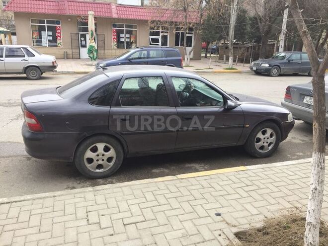 Opel Vectra 1996, 221,410 km - 1.6 л - Sumqayıt