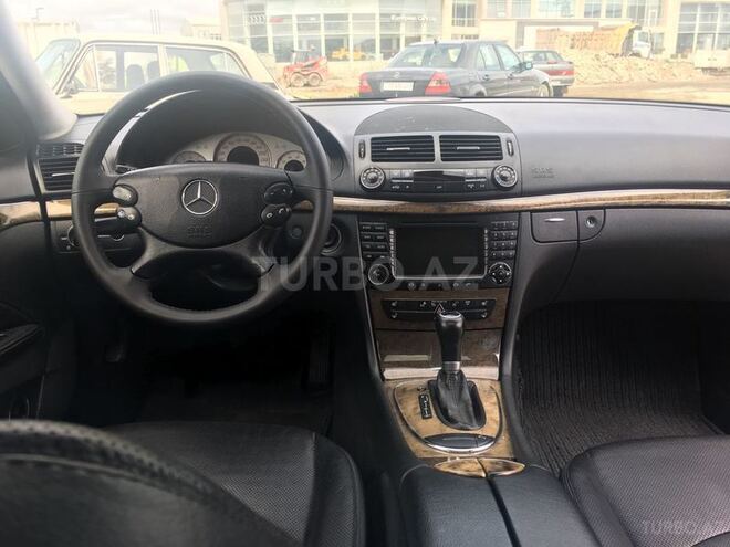 Mercedes E 350 2006, 205,000 km - 3.5 l - Bakı