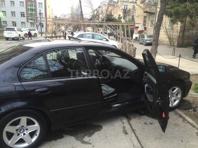 BMW 530 2000, 325,000 km - 0.3 l - Bakı