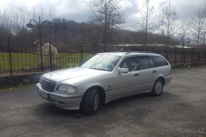 Mercedes C 220 2000, 363,800 km - 2.2 л - Qəbələ