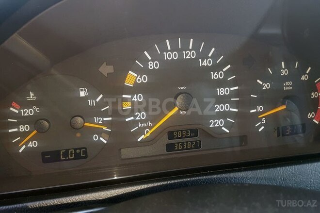 Mercedes C 220 2000, 363,800 km - 2.2 л - Qəbələ