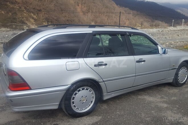 Mercedes C 220 2000, 363,800 km - 2.2 л - Qəbələ