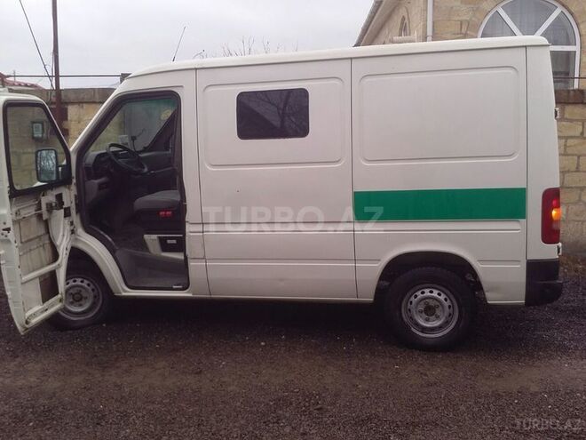Volkswagen Caravelle 2002, 337,000 km - 2.5 л - Sabirabad