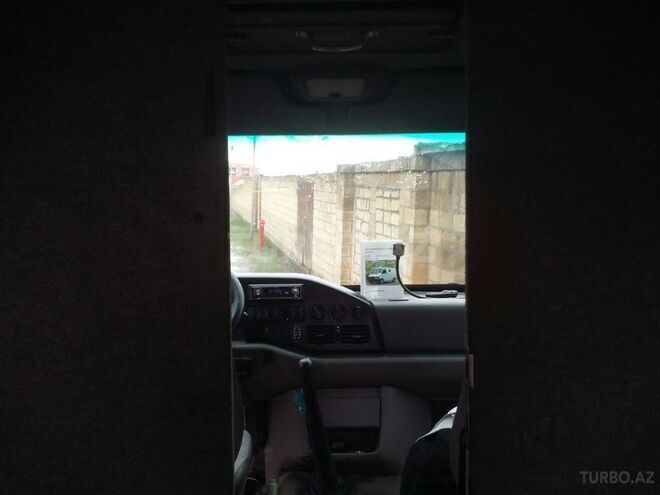 Volkswagen Caravelle 2002, 337,000 km - 2.5 л - Sabirabad