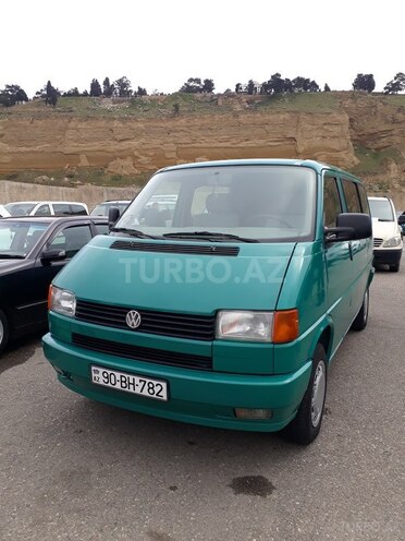 Volkswagen Multivan 1993, 335,995 km - 2.5 l - Quba