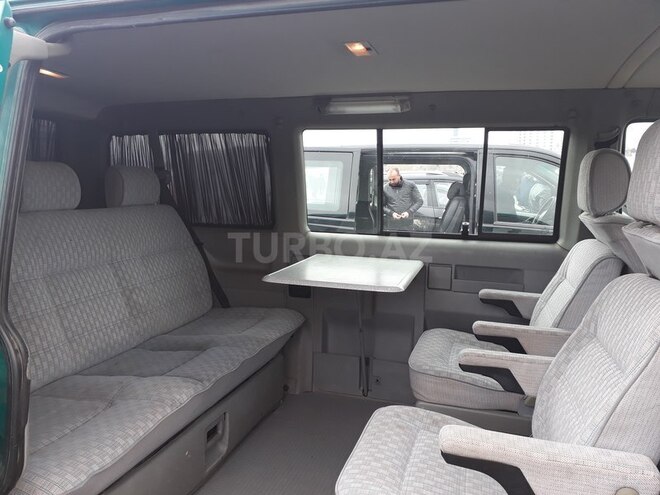 Volkswagen Multivan 1993, 335,995 km - 2.5 l - Quba