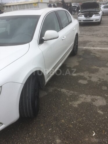 Skoda Superb 2011, 67,800 km - 1.8 л - Bakı