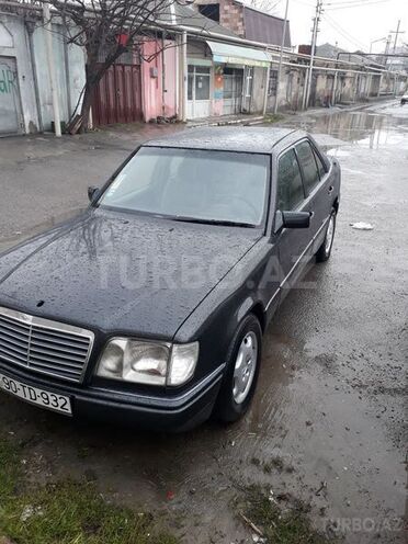 Mercedes E 280 1994, 250,000 km - 2.8 l - Bakı