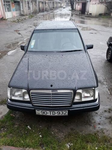 Mercedes E 280 1994, 250,000 km - 2.8 l - Bakı