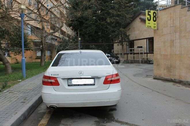 Mercedes E 200 2009, 130,000 km - 1.8 l - Bakı