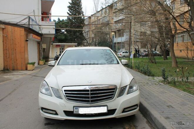 Mercedes E 200 2009, 130,000 km - 1.8 l - Bakı