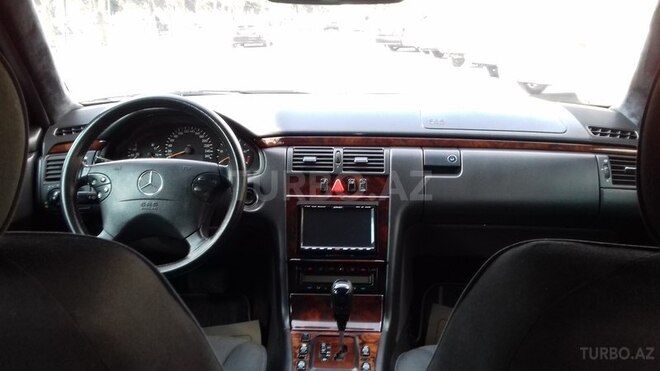 Mercedes E 220 2000, 295,000 km - 2.2 l - Bakı
