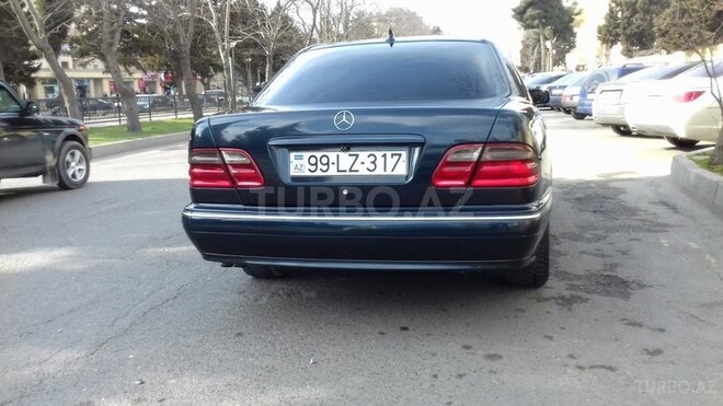 Mercedes E 220 2000, 295,000 km - 2.2 l - Bakı