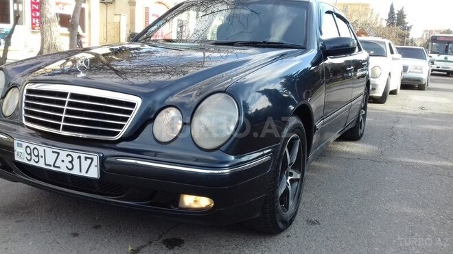 Mercedes E 220 2000, 295,000 km - 2.2 l - Bakı