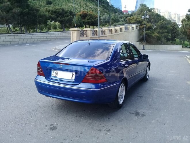 Mercedes C 270 2002, 245,000 km - 2.7 л - Bakı