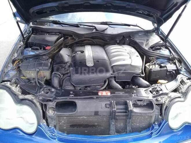 Mercedes C 270 2002, 245,000 km - 2.7 л - Bakı
