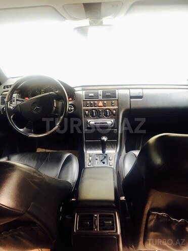 Mercedes E 240 1998, 260,400 km - 2.4 l - Bakı