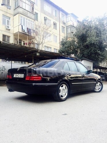Mercedes E 240 1998, 260,400 km - 2.4 l - Bakı