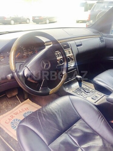 Mercedes E 240 1998, 260,400 km - 2.4 l - Bakı