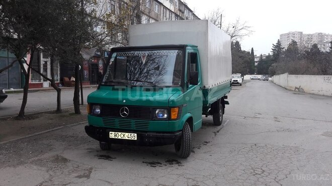 Mercedes 208 D 1989, 280,000 km - 2.3 л - Bakı