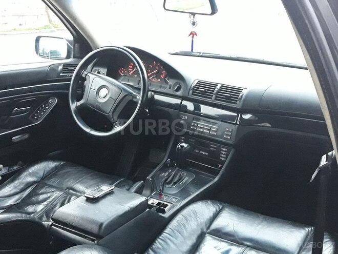 BMW 528 2000, 298,799 km - 2.8 l - Bakı