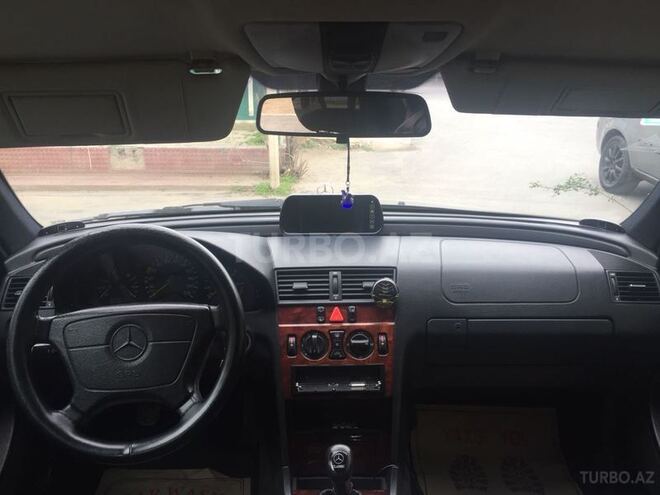 Mercedes C 220 1997, 275,000 km - 2.2 l - Sumqayıt