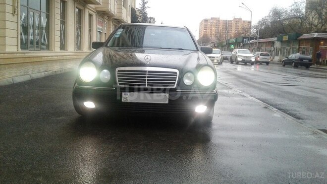 Mercedes E 240 1999, 276,000 km - 2.4 l - Bakı