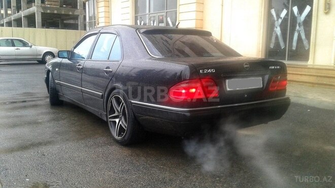 Mercedes E 240 2000, 274,000 km - 2.6 l - Bakı