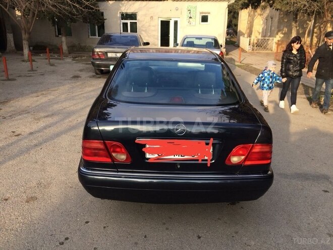 Mercedes E 230 1995, 291,000 km - 2.3 л - Bakı