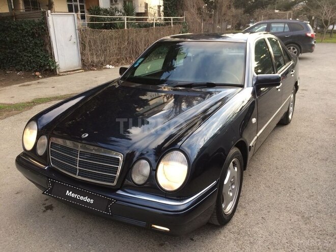 Mercedes E 230 1995, 291,000 km - 2.3 л - Bakı