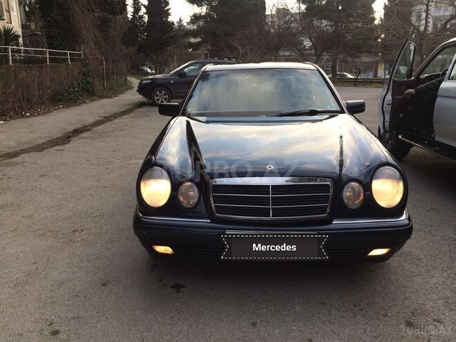 Mercedes E 230 1995, 291,000 km - 2.3 л - Bakı