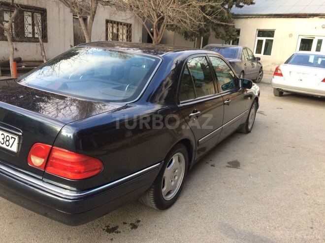 Mercedes E 230 1995, 291,000 km - 2.3 л - Bakı
