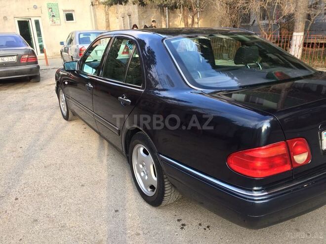Mercedes E 230 1995, 291,000 km - 2.3 л - Bakı