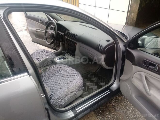 Volkswagen Passat 2001, 176,000 km - 1.8 л - Şamaxı