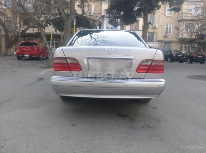 Mercedes E 240 2001, 247,000 km - 2.6 l - Bakı