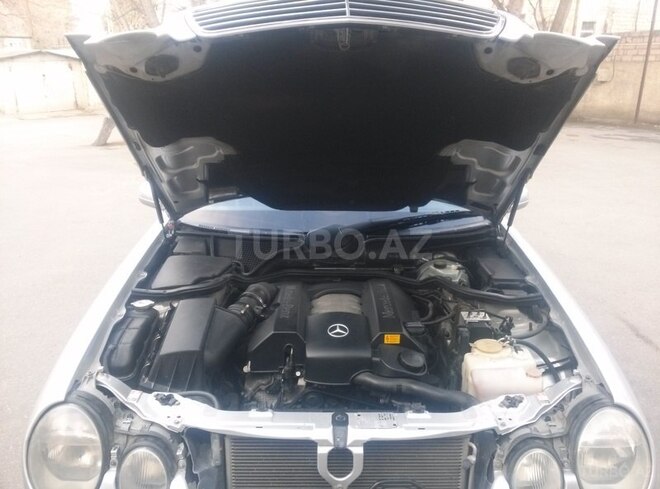Mercedes E 240 2001, 247,000 km - 2.6 l - Bakı