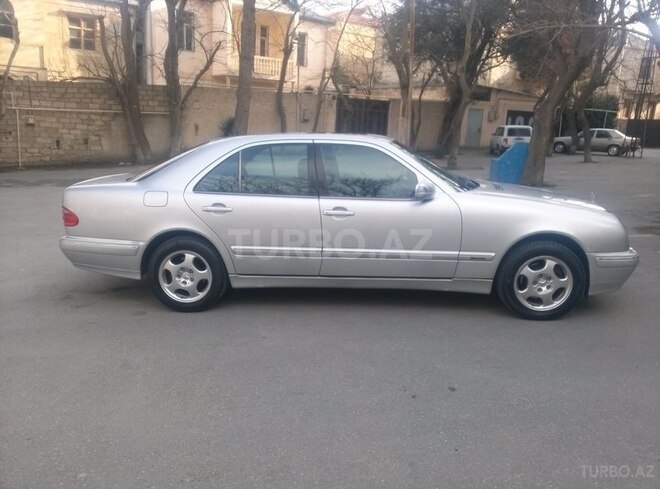 Mercedes E 240 2001, 247,000 km - 2.6 l - Bakı