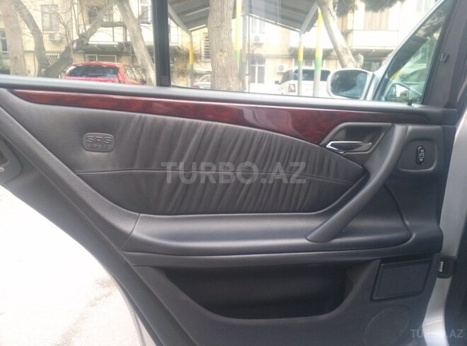 Mercedes E 240 2001, 247,000 km - 2.6 l - Bakı