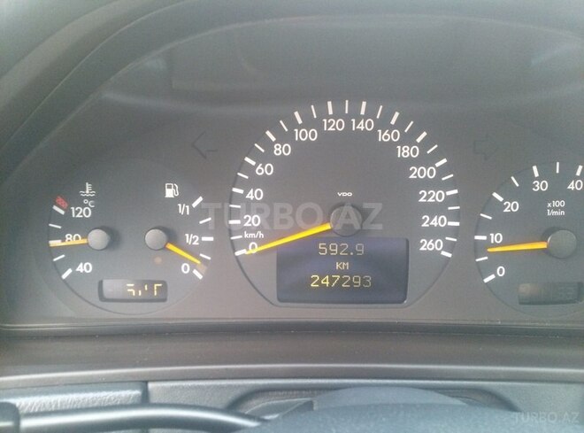 Mercedes E 240 2001, 247,000 km - 2.6 l - Bakı