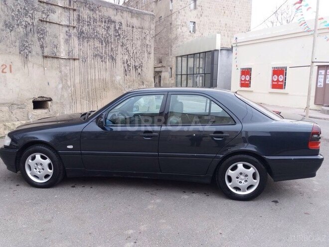 Mercedes C 200 2000, 172,000 km - 2.0 л - Bakı