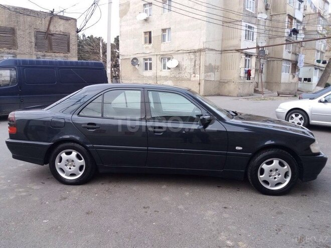 Mercedes C 200 2000, 172,000 km - 2.0 л - Bakı
