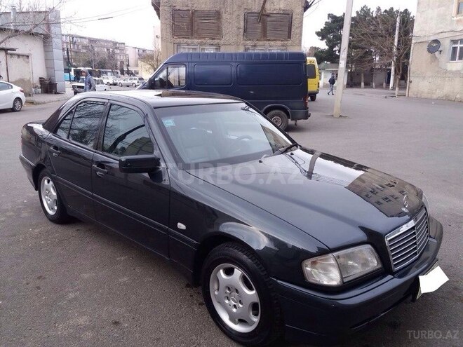 Mercedes C 200 2000, 172,000 km - 2.0 л - Bakı