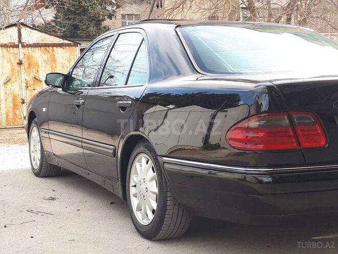 Mercedes E 240 1998, 320,000 km - 2.4 l - Bakı