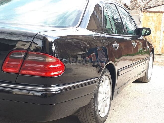 Mercedes E 240 1998, 320,000 km - 2.4 l - Bakı