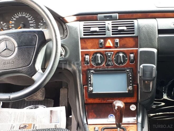 Mercedes E 240 1998, 320,000 km - 2.4 l - Bakı