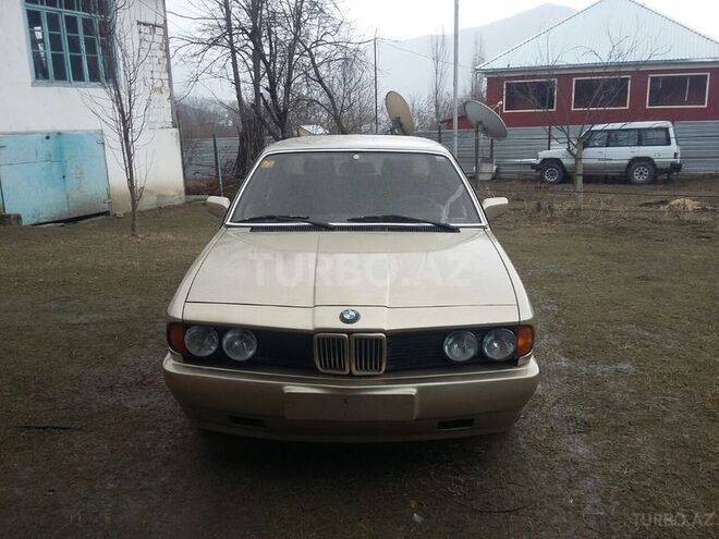 BMW 728 1984, 302,000 km - 2.8 л - Qəbələ