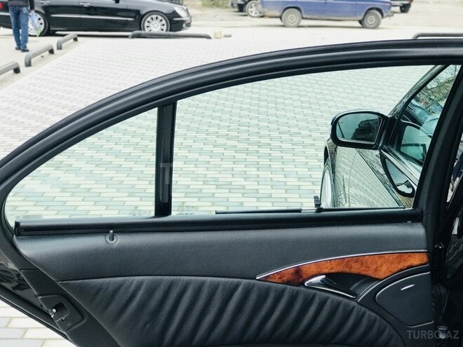 Mercedes E 240 2003, 303,000 km - 2.6 l - Bakı