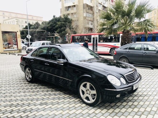 Mercedes E 240 2003, 303,000 km - 2.6 l - Bakı