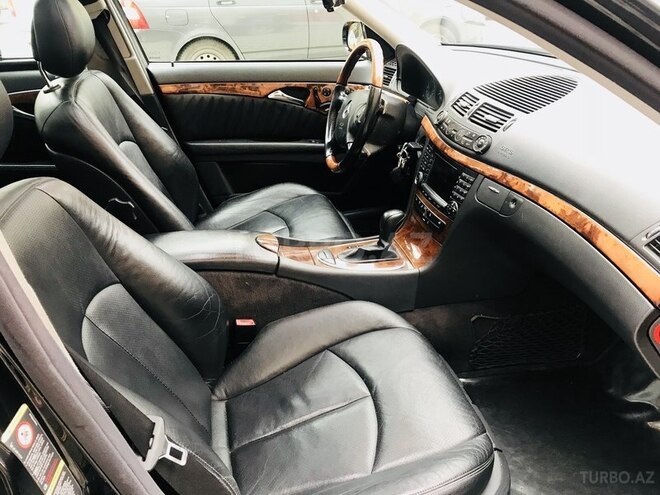 Mercedes E 240 2003, 303,000 km - 2.6 l - Bakı