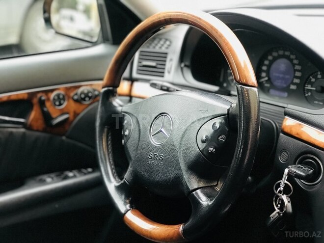 Mercedes E 240 2003, 303,000 km - 2.6 l - Bakı
